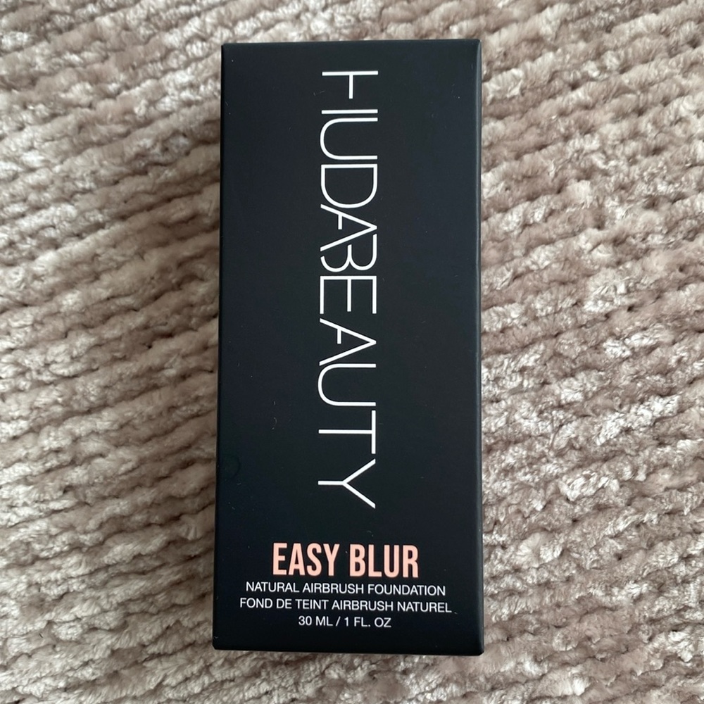 450G Chocolate Mousse: Huda Beauty Easy Blur Foundation